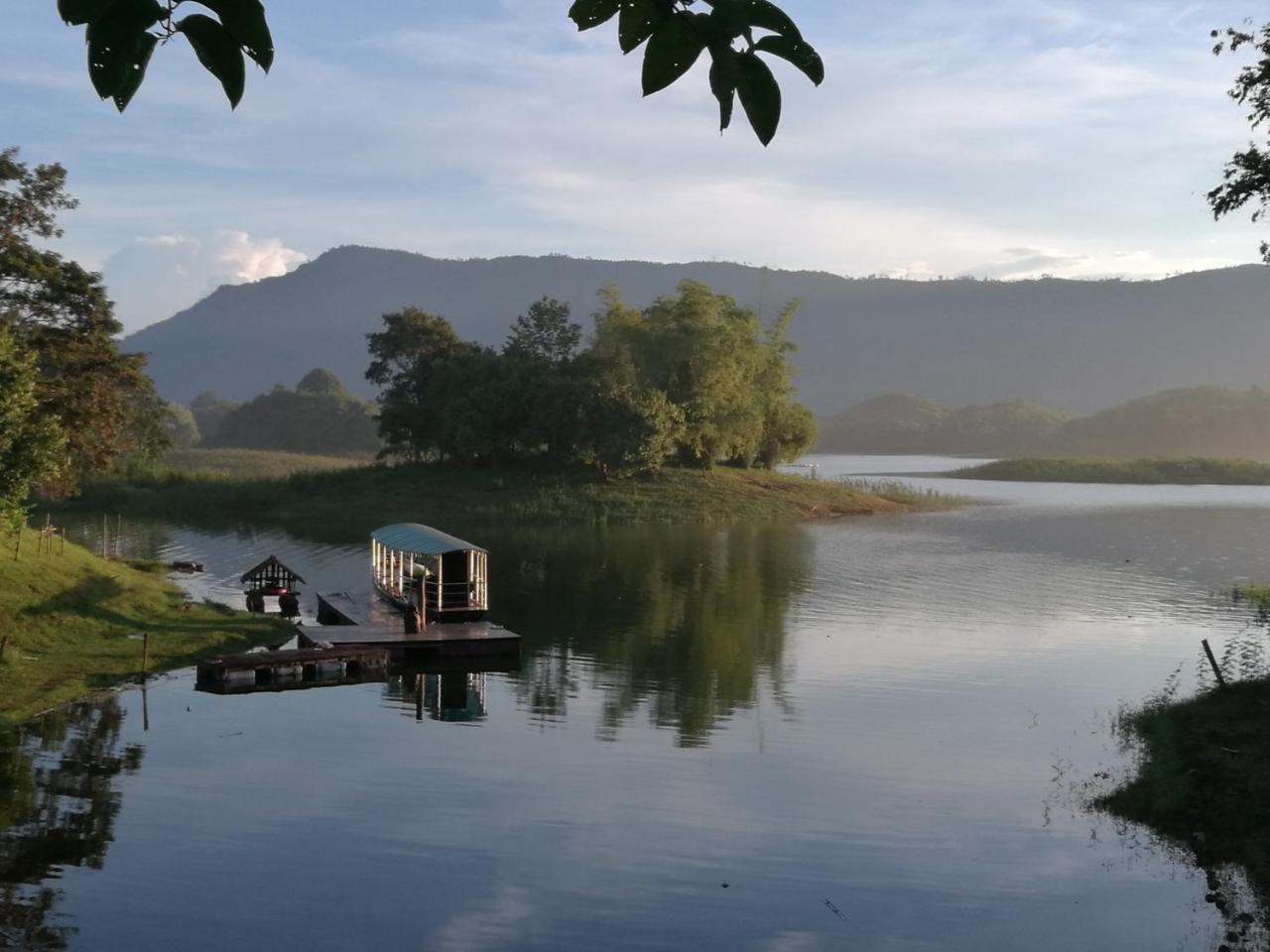 Nirvana Archipel Resort Vang Vieng Bagian luar foto